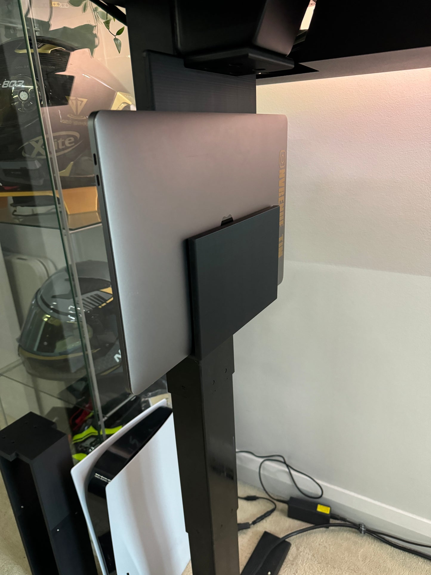 Laptop mount Secret Lab Magnus pro universal