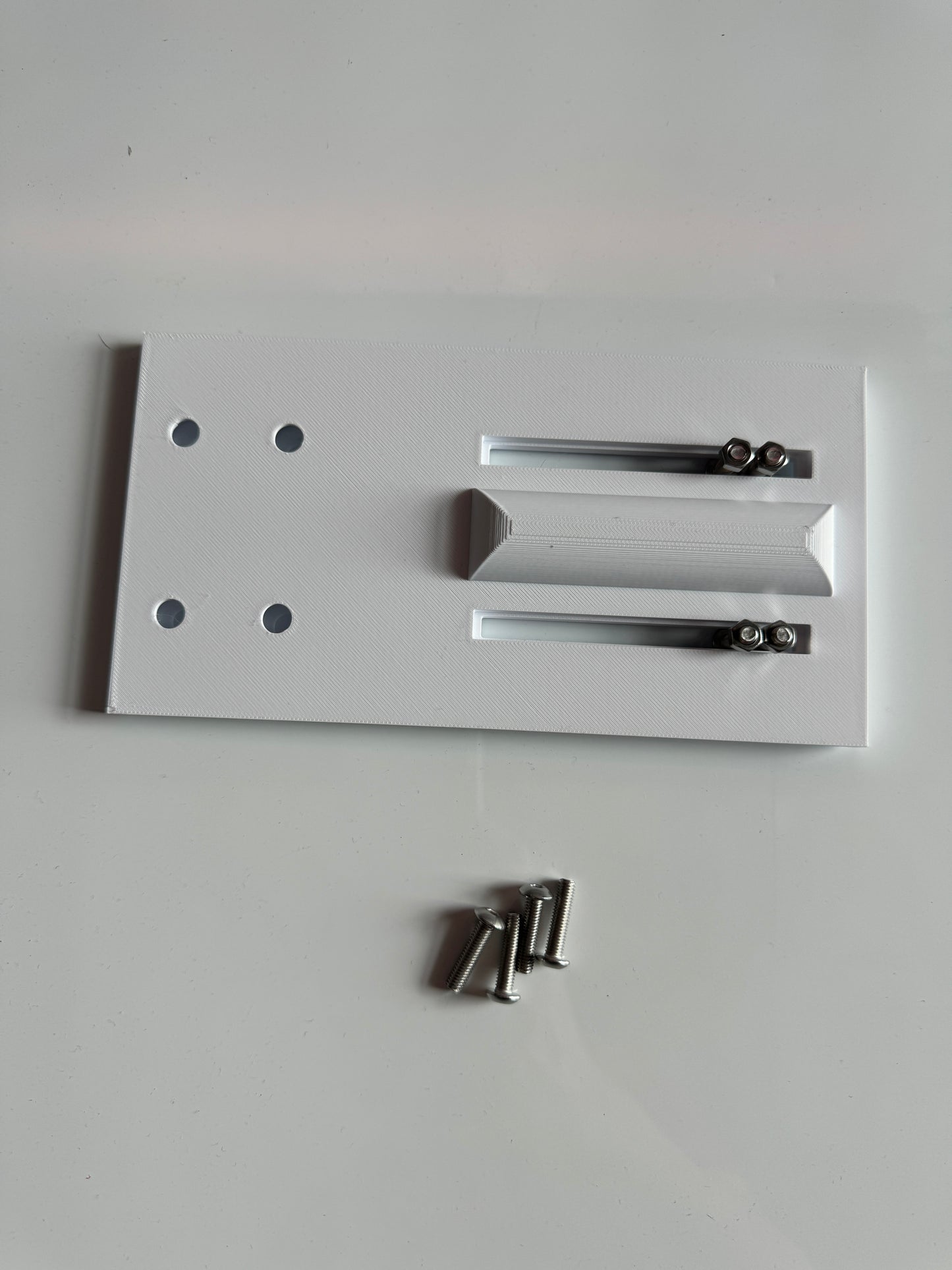 dual mounting bracket Secretlab Magnus pro works with our brackets